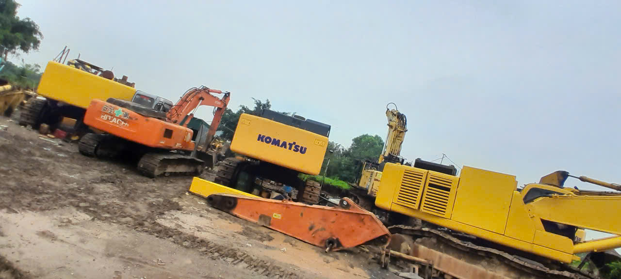 Tích Hợp Pin Lithium Cho Dàn Komatsu PC200